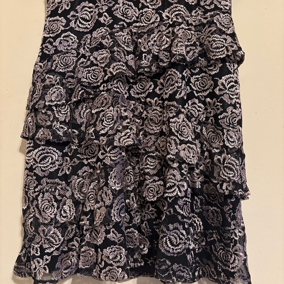 White House Black Market Black Lace Floral Tiered Mini Dress Size 6 - Picture 8 of 11